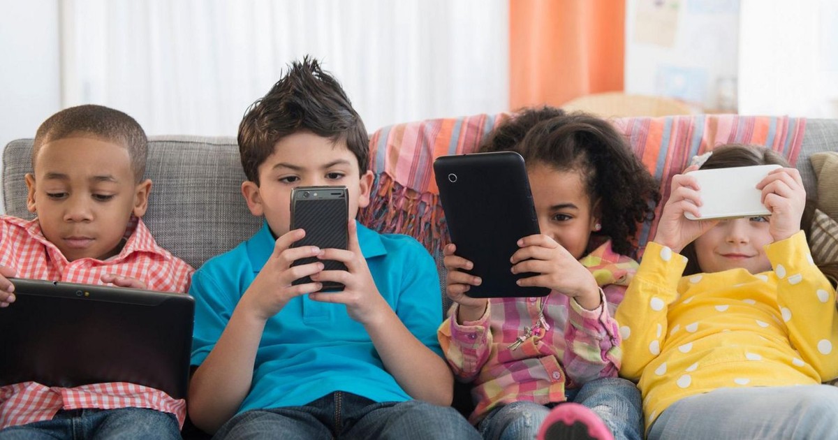 US governor bans children under 14 from having social media accounts - Vimarsana News