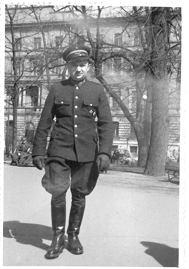 Kolejarz w mundurze, 1954 r.