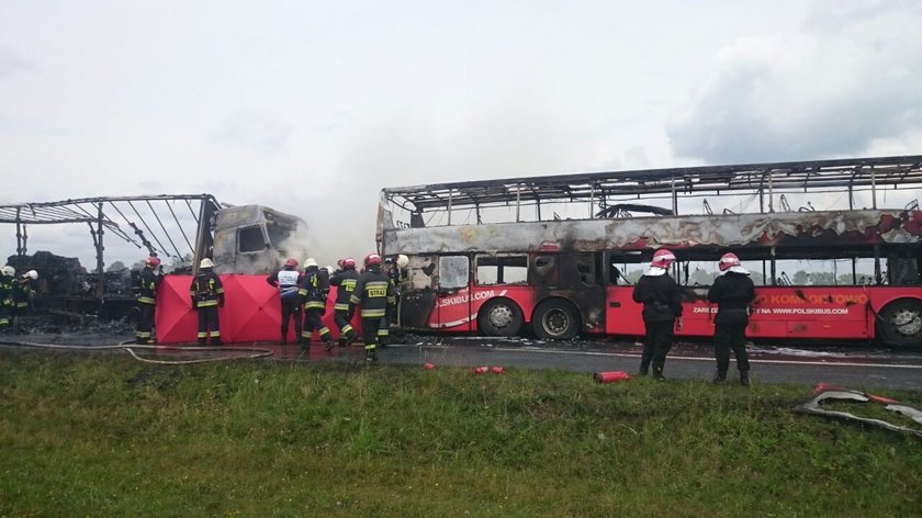 Wypadek na autostradzie A 4. Autobus i ciężarówka stanęły w ogniu