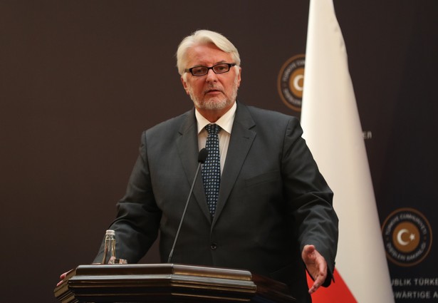 Waszczykowski pytany w poniedziałek w Polsat News o słowa prezydenta Andrzeja Dudy dotyczące oferty współpracy z Francją poinformował, że przesłał kilkustronicowy list do francuskiego MSZ z nową ofertą współpracy.