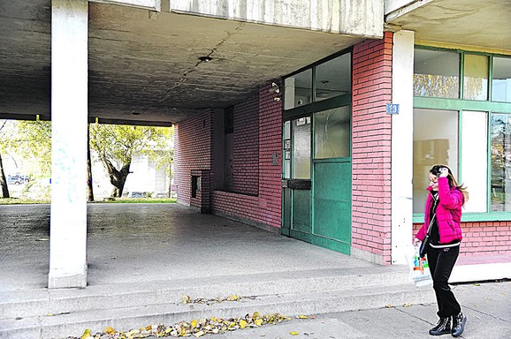 Zgrada u naselju Sodara u Pančevu, u kojoj se dogodilo ubistvo