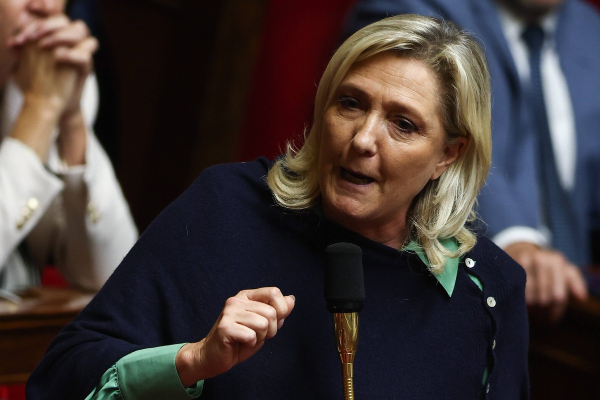 Budget bill to be forced through Parliament by French government