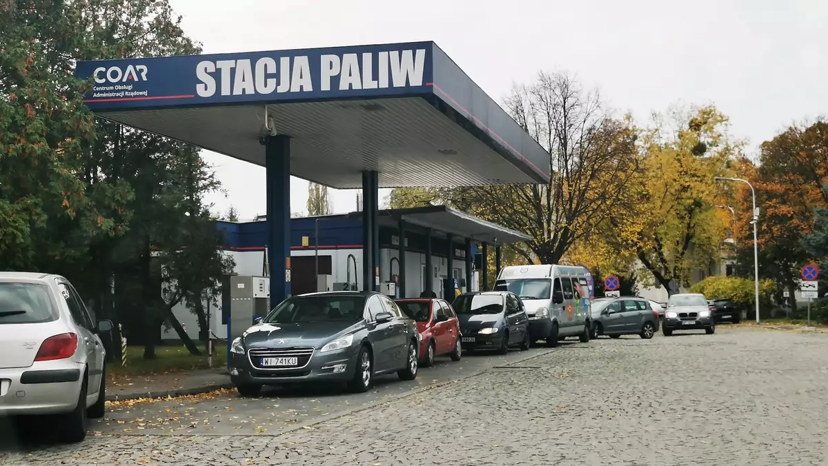 Stacja benzynowa na terenie Centrum Obsługi Administracji Rządowej w Warszawie