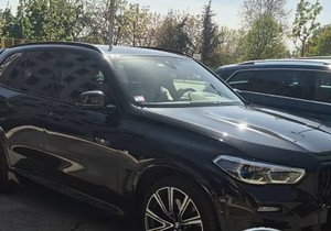 Luna vozi besnu mašinu