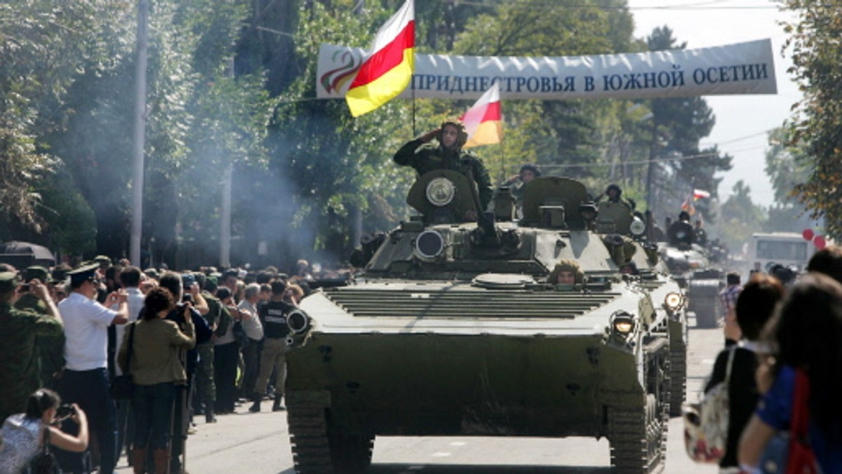 Sześciu wojskowych zginęło, a czterech zostało rannych w następstwie wybuchu, do jakiego doszło w pobliżu sztabu rosyjskich sił pokojowych w stolicy Osetii Południowej, Cchinwali - podały lokalne władze.