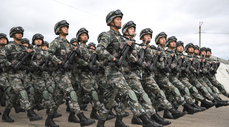Kína nem zárja ki a fegyveres erők bevetését /Fotó: Northfoto