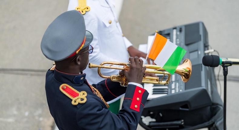 Découvrez l'histoire derrière la création de l'hymne nationale ivoirienne, l'Abidjanaise/Le Grouileur 3.0