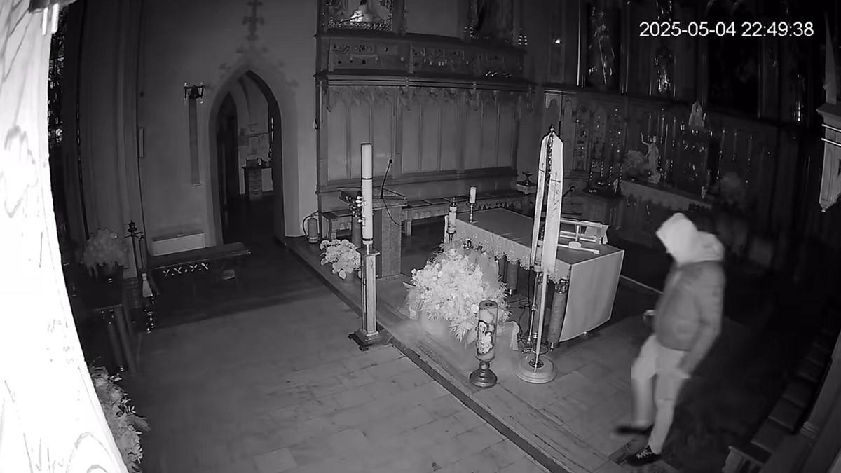 Przyszedł nocą i ukradł święte wota. Kamera nagrała wszystko