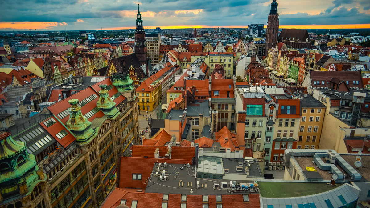 Członkowie Inicjatywy Wolny Wrocław uruchomili stronę internetową informującą o zadłużeniu samorządu Wrocławia. Według tego licznika dług miasta wynosi obecnie 2,6 mld zł, a na koniec roku sięgnie 2,9 mld zł.