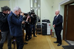 Komisja ds. wyborów kopertowych odwołała Jakuba Kalusa. Powód? Szubienice z 2017 roku