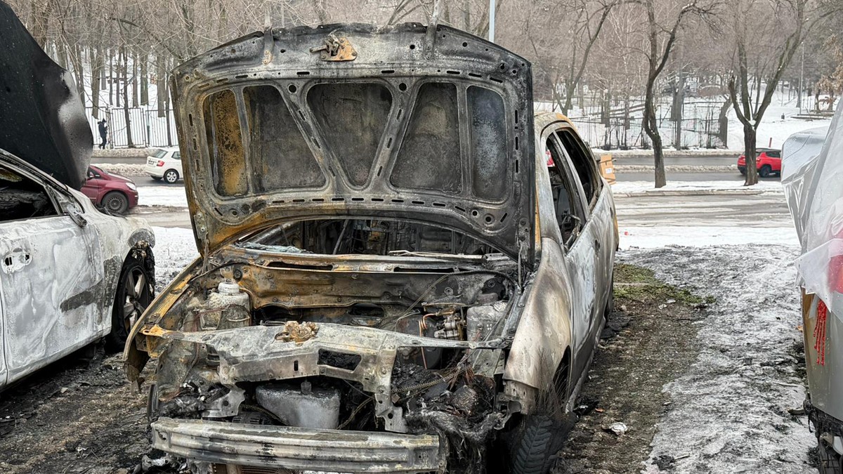 Parkirano vozilo izgorelo jutros oko 5 sati