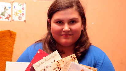 Jázmin számára a képeslapok jelentik a világot: tavaly több ezret kapott ismeretlenektől karácsonyra