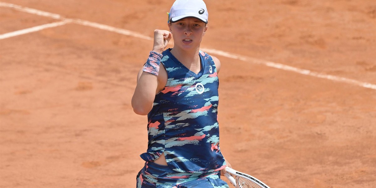 Iga Świątek w meczu z Ons Jaber w finale turnieju WTA Roma 2022