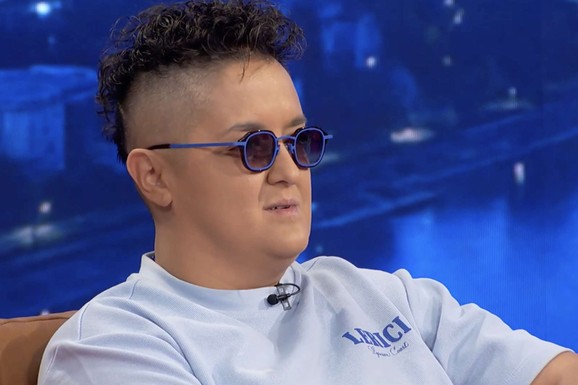 "AKO JE TO NJEGOVA ŽELJA, MAJKA ĆE POMOĆI" Marija Šerifović kod Goce Tržan u emisiji "Show Stoperka" otvorila dušu o sinu Mariu i karijeri: "Ponesem paštetu kad letim biznis klasom"