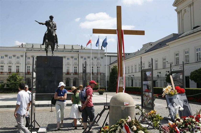 Syn Płażyńskiego za krzyżem pod Pałacem?