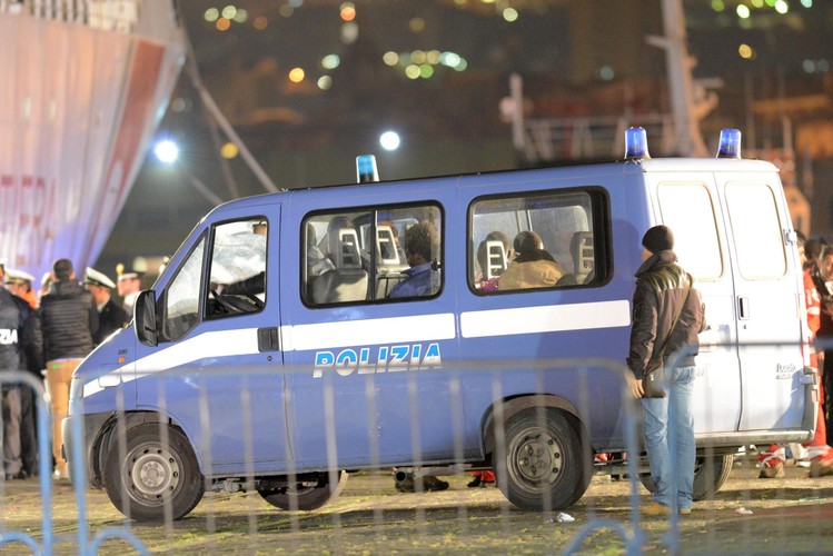 CO NAJMNIEJ 800 IMIGRANTÓW UTONĘŁO U WYBRZEŻY WŁOCH. WCIĄŻ PŁYNĄ KOLEJNI