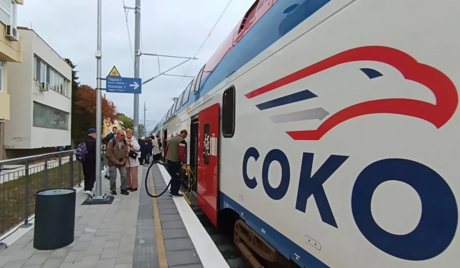 "Soko" na subotičkom peronu pred polazak za Novi Sad i Beograd