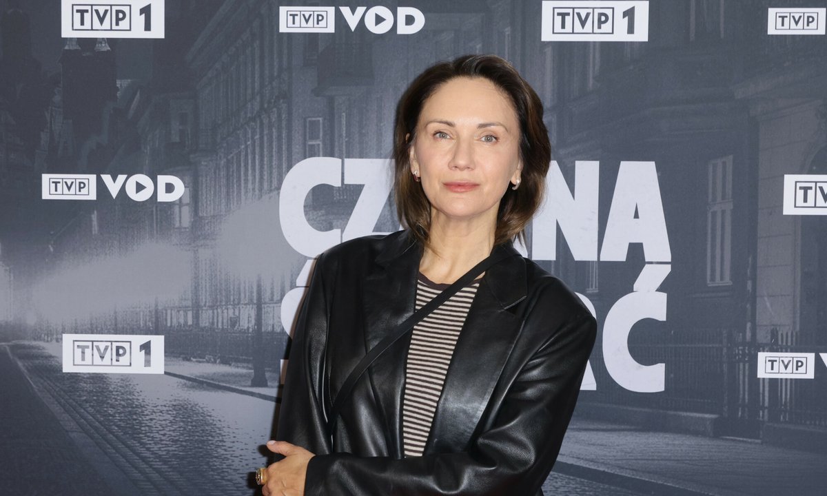 Ilona Ostrowska na premierze serialu "Czarna śmierć". Postawiła na wygodę