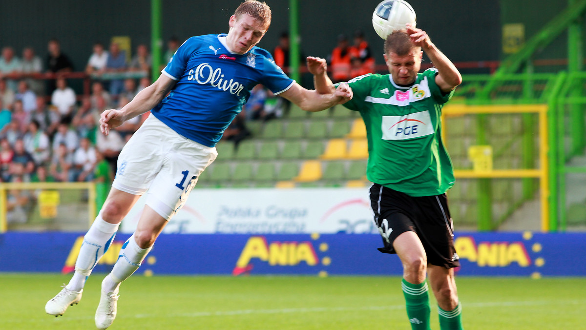 Lech Poznań pokonał GKS Bełchatów 3:0 (0:0) w ostatnim meczu trzeciej kolejki Ekstraklasy. Wyjazdowe zwycięstwo Kolejorzowi zapewnił będący w doskonałej formie Artjoms Rudnevs. Łotysz w przeciągu niespełna piętnastu minut trzykrotnie trafił do bramki rywali.