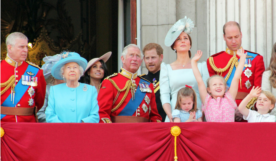 Oto najdziwniejsze zasady brytyjskiej rodziny królewskiej
