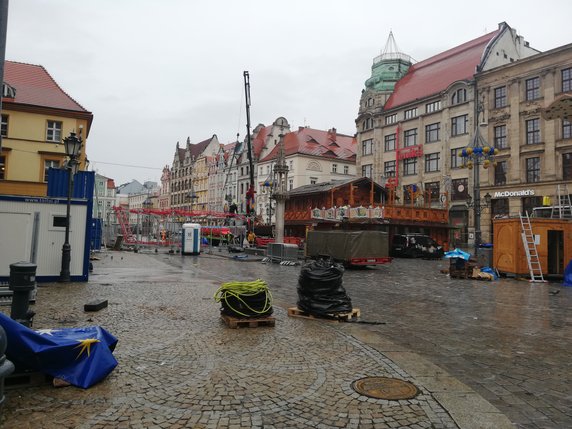 Demontaż Jarmarku Bożonarodzeniowego we Wrocławiu