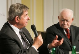 Profesorowie Strzembosz i Zoll ostrzegają. "Wybór do KRS niezgodny z Konstytucją. Uchwały będą nieważne"