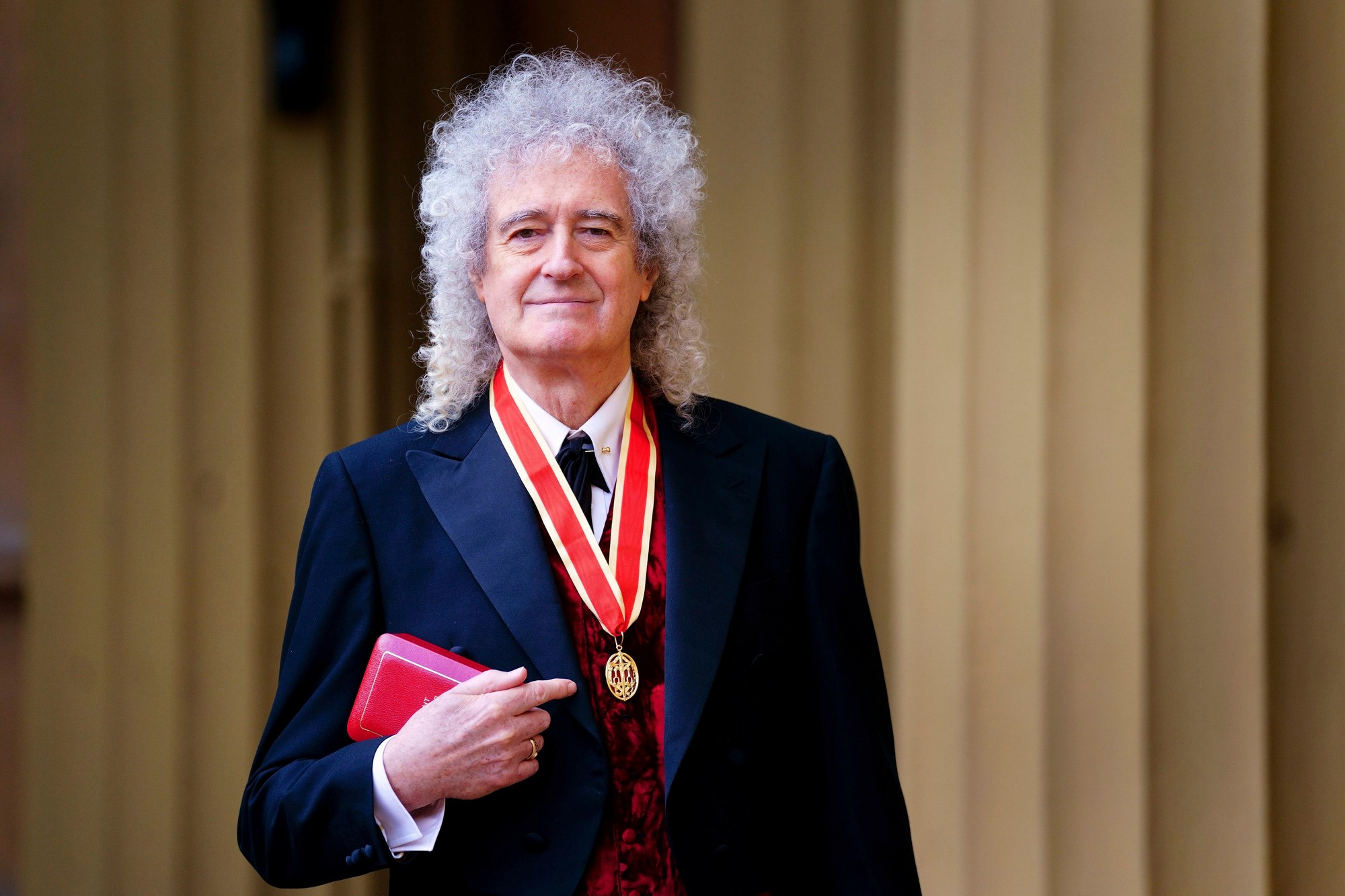 Rockový gitarista Brian May.