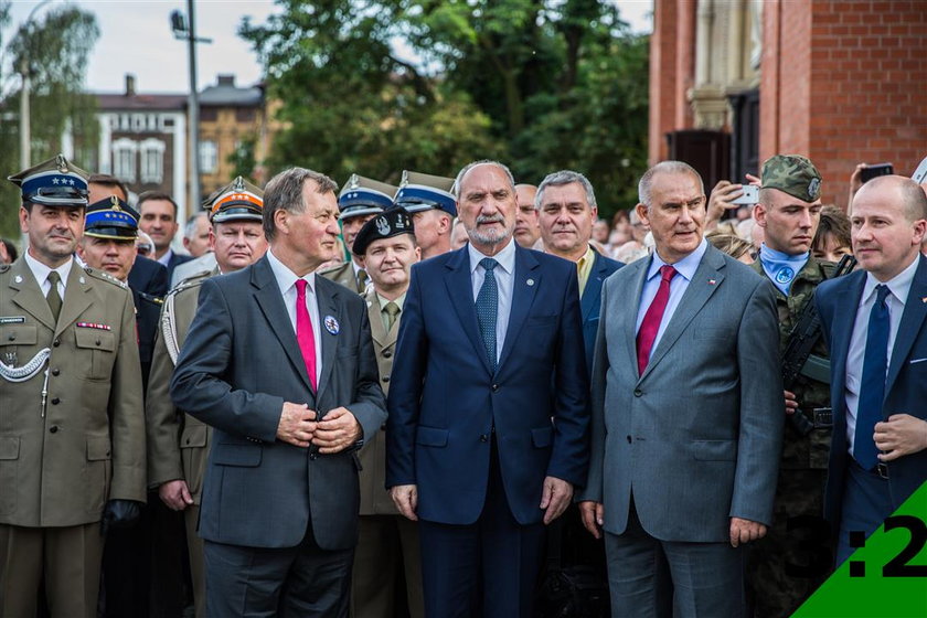 Antoni Macierewicz na poświęceniu pomnika Jezusa w Poznaniu