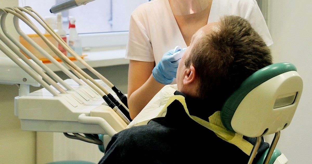 Plomba za 50 zł, implant za 1 tys. zł. Polacy jeżdżą leczyć tam zęby