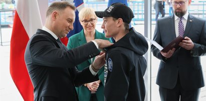 Prezydent Andrzej Duda wręczył krzyż słynnemu skoczkowi za to, co zrobił rok temu