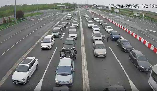 Granični prelaz Batrovci oko 16 časova - izlaz iz Srbije