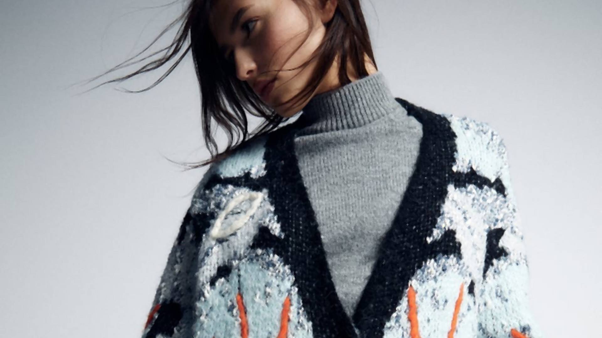 Šljampavi džemper je sad super seksi - a i chic način da se zagrejete ove zime