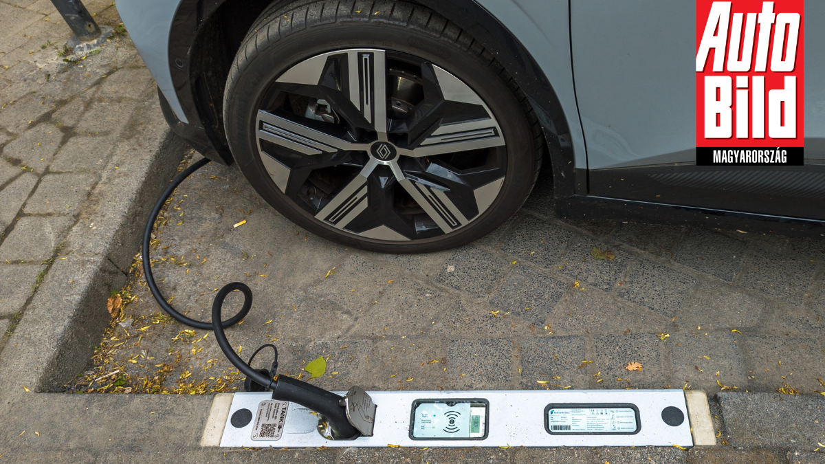 Mi a kapcsolat a járdaszegélyek és az elektromos autók töltése között? Ez nem egy rossz vicc... – Hamarosan több közük lehet egymáshoz, mint gondolná
