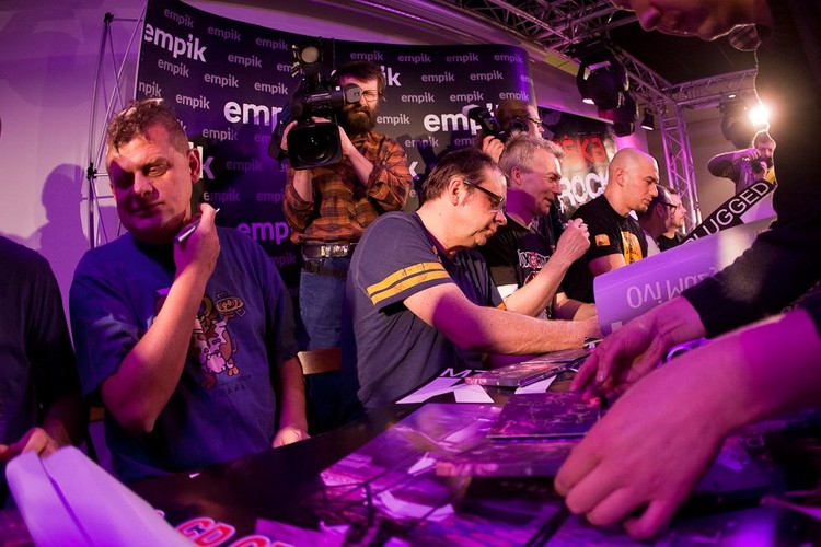 Kult pokrył się platyną