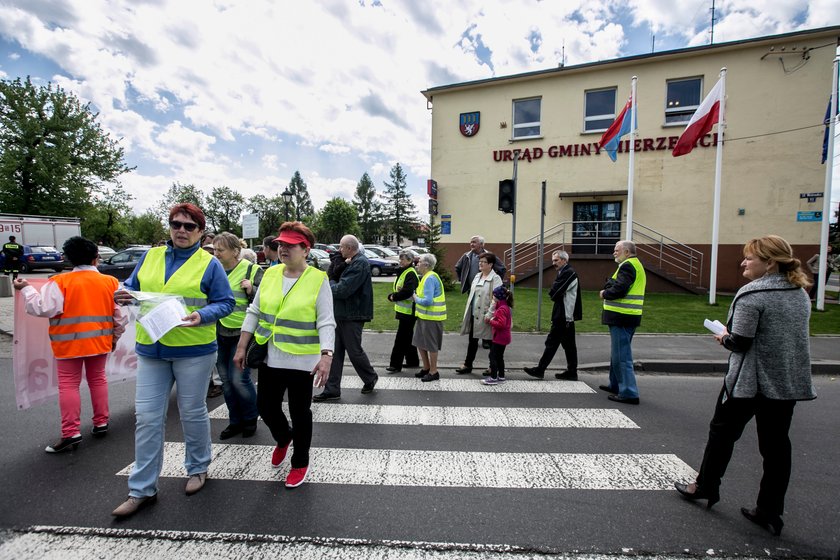 Blokada DK 78 w Mierzęcicach