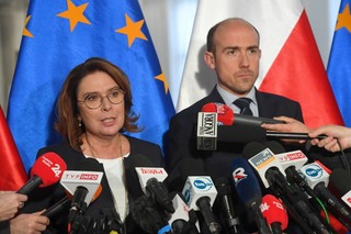 KO: Zamiast na media publiczne, dajmy 2 mld zł na służbę zdrowia