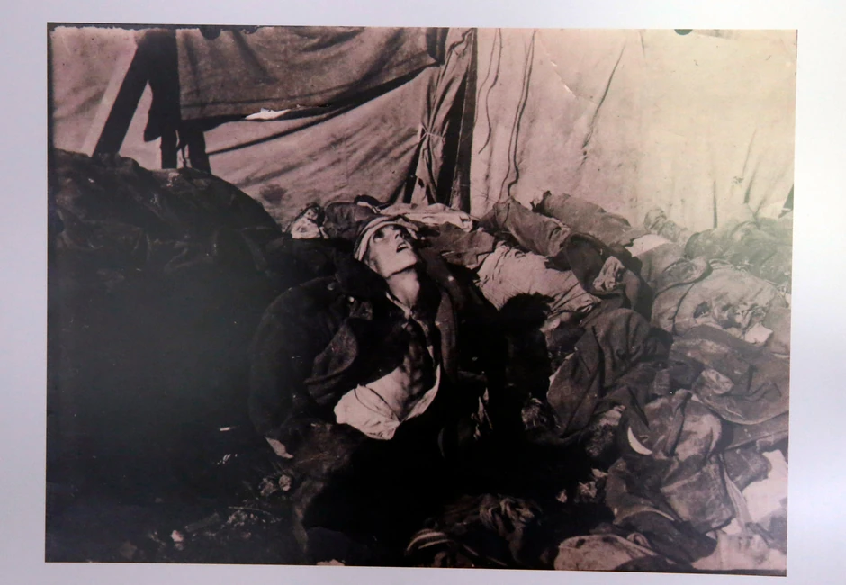 Tela vojnika preminulih na Vidu, 1916. Fotograf: Miloje P. Igrutinović