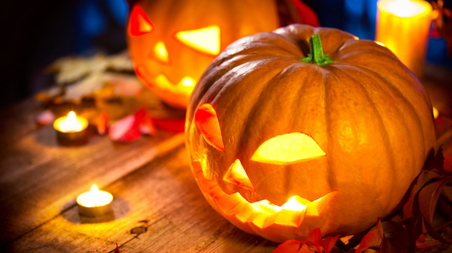 USA: Stworzył dekorację na Halloween. Sąsiedzi myśleli, że dom płonie -  Podróże