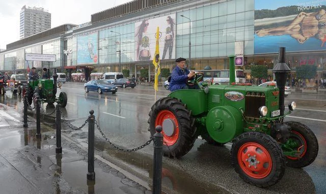 WARSZAWA PARADA URSUSÓW