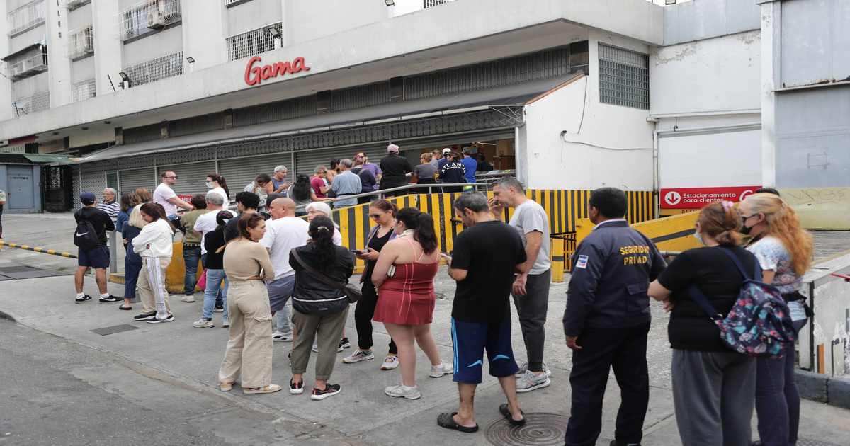 США наносят авиаудары по Каракасу и задерживают Николаса Мадуро