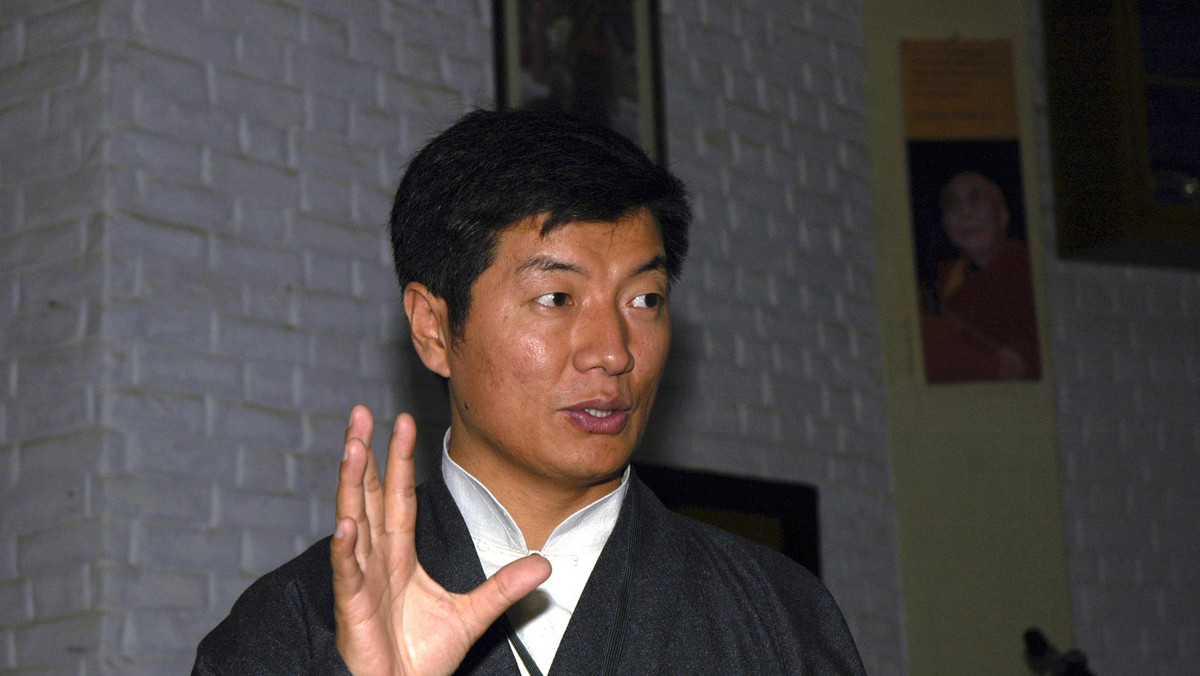 43-letni prawnik Lobsang Sangay został dzisiaj zaprzysiężony na nowego premiera tybetańskiego rządu na uchodźstwie, stając się następcą Dalajlamy XIV na tym stanowisku.