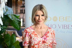 Racewicz pluska się w basenie. Internauta: Przypomina mi się przebój Sabriny