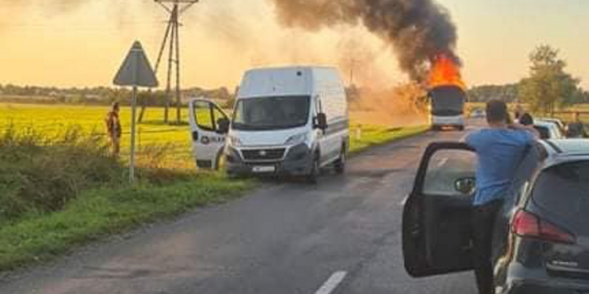 Pożar autokaru marki Man koło Kłębanowic.