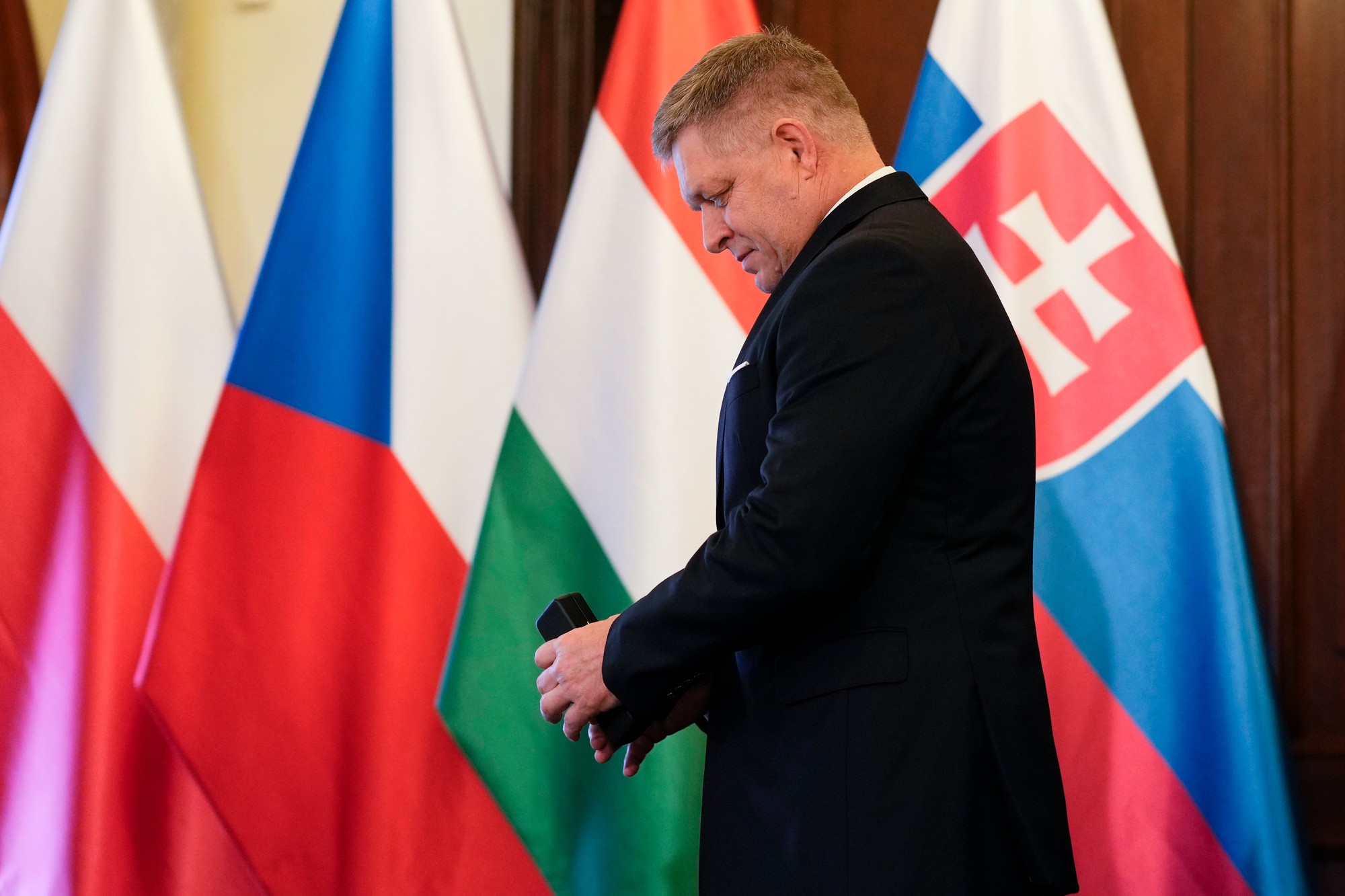 Slovenský premiér Robert Fico prichádza na summit predsedov vlád Vyšehradskej štvorky (V4).
