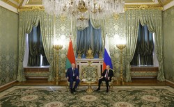 Łukaszenka spotkał się z Putinem. Nawiązał do 30-dniowego rozejmu. Sugeruje "podstęp"