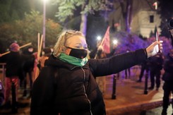 Lempart przed Sejmem krzyczała o 'mordercach w polskich mundurach'. KOMENTARZE