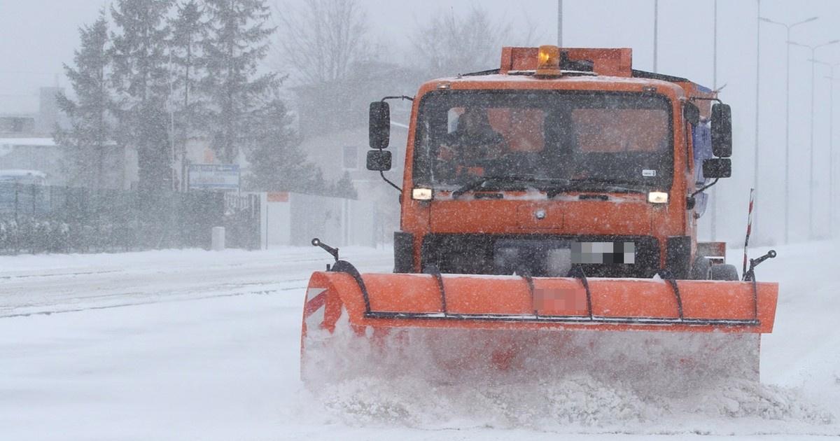 Zima nie odpuszcza. W weekend opady śniegu, mgły i oblodzenia spowodują spore utrudnienia