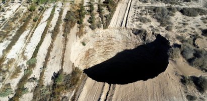 W Chile pojawiła się gigantyczna dziura w ziemi. Najbliższy dom jest zaledwie kilkaset metrów dalej. Mieszkańcy są przerażeni