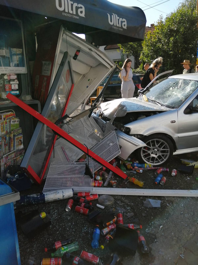 He crashed his car into traffic in Kragujevac