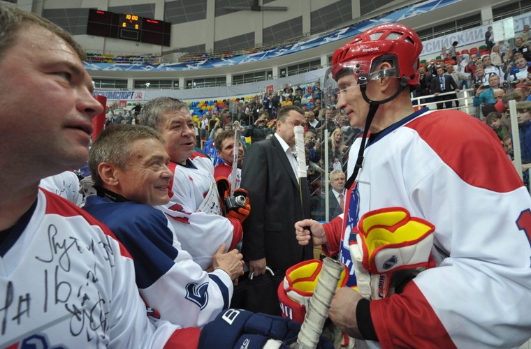 Władimir Putin hokeistą